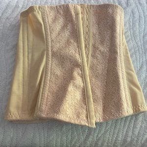 Ardyss Waist Clincher